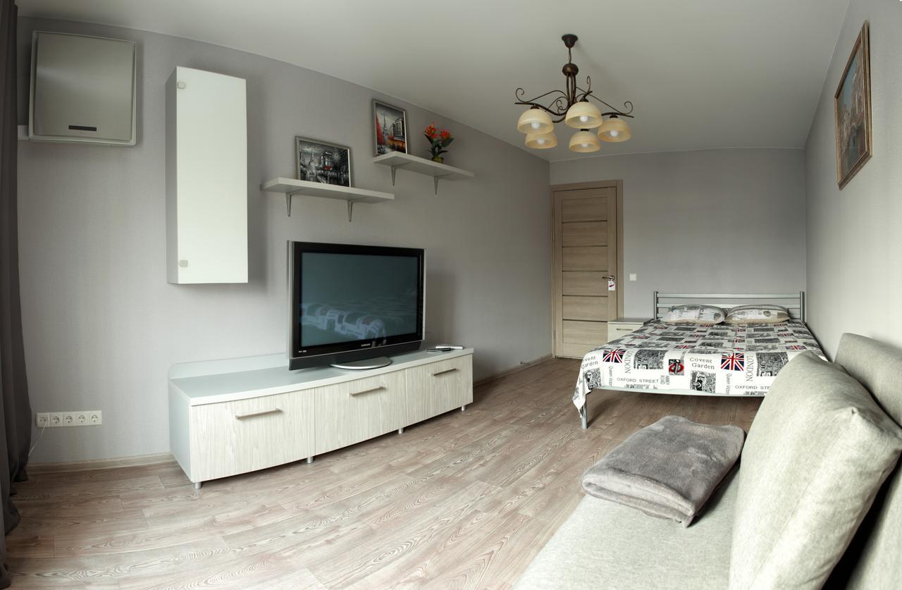 קייב Apartment Obolon Metro Station מראה חיצוני תמונה